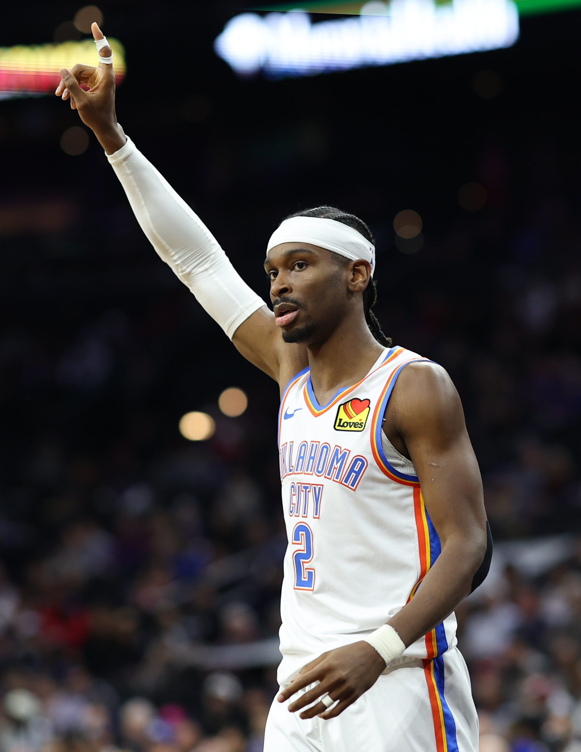 亚历山大赛季得分破两千 与东契奇并列联盟唯二 亚历山大赛季得分破两千 与东契奇并列联盟唯二