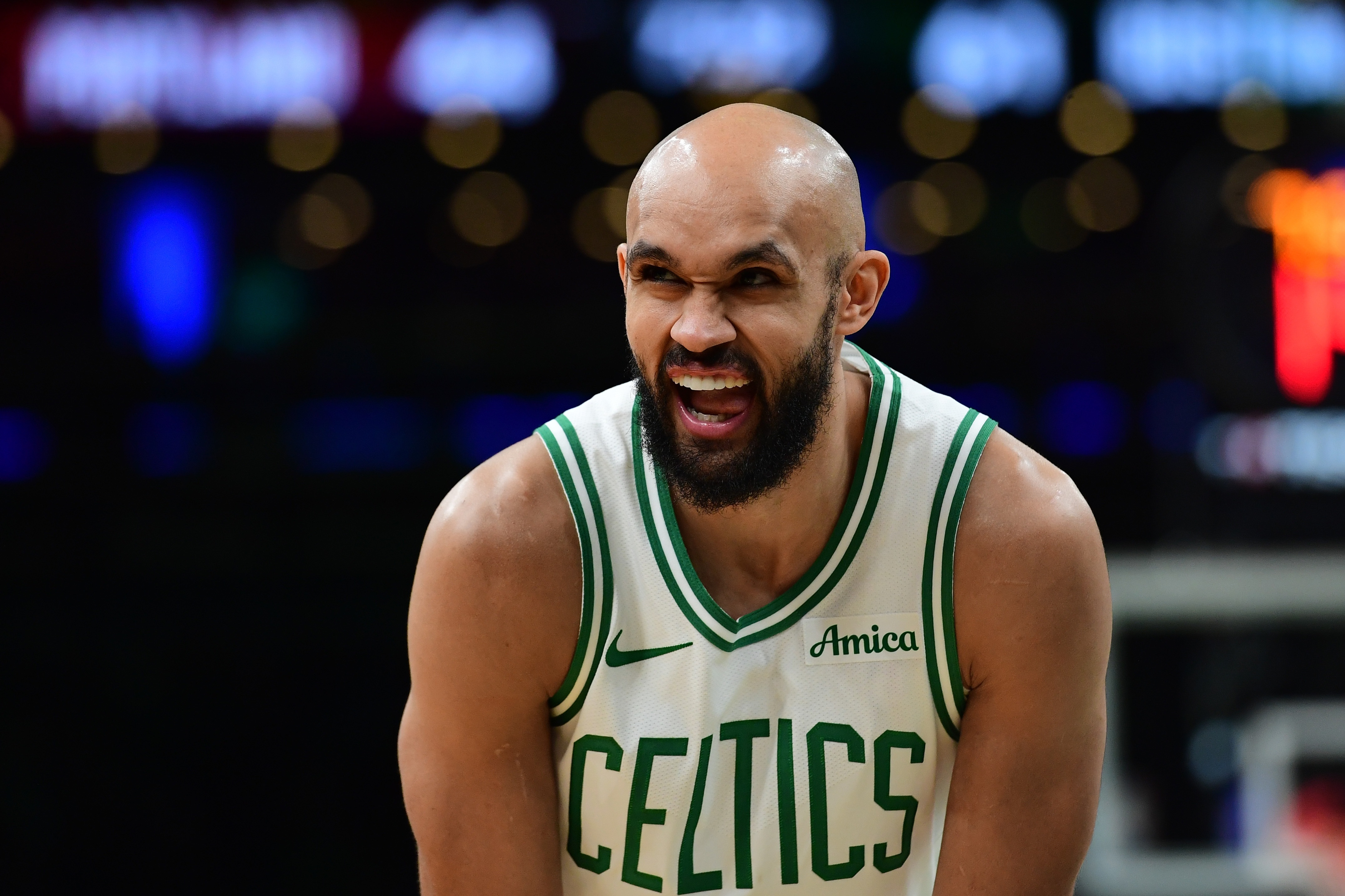 怀特12中3手感冰凉 绿军客场不敌老鹰 怀特12中3手感冰凉 绿军客场不敌老鹰