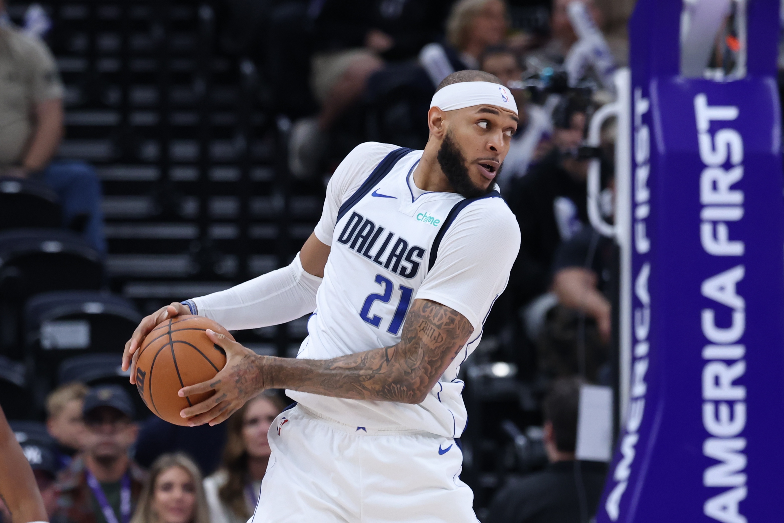 加福德11中9高效取21分 独行侠内线失守惨败森林狼