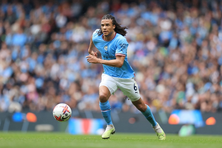 阿克翻修科巴姆附近豪宅引猜测 规划文件揭示常住意图 阿克翻修科巴姆附近豪宅引猜测 规划文件揭示常住意图