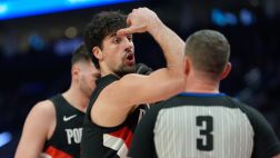 [阿夫迪亚集锦]三分失准3中0！阿夫迪亚vs独行侠拿到20+9+6集锦