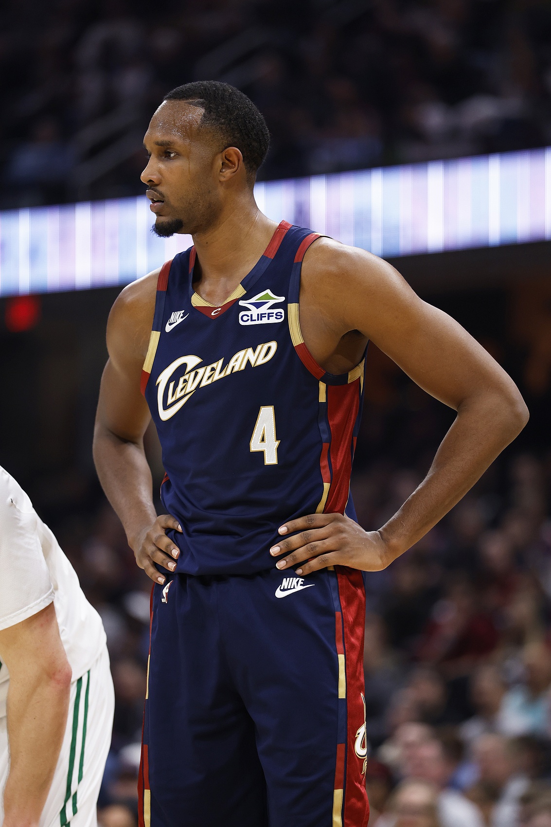 莫布里34+17+3帽回应质疑 阿特金森:全明星后他是联盟最佳内线之一