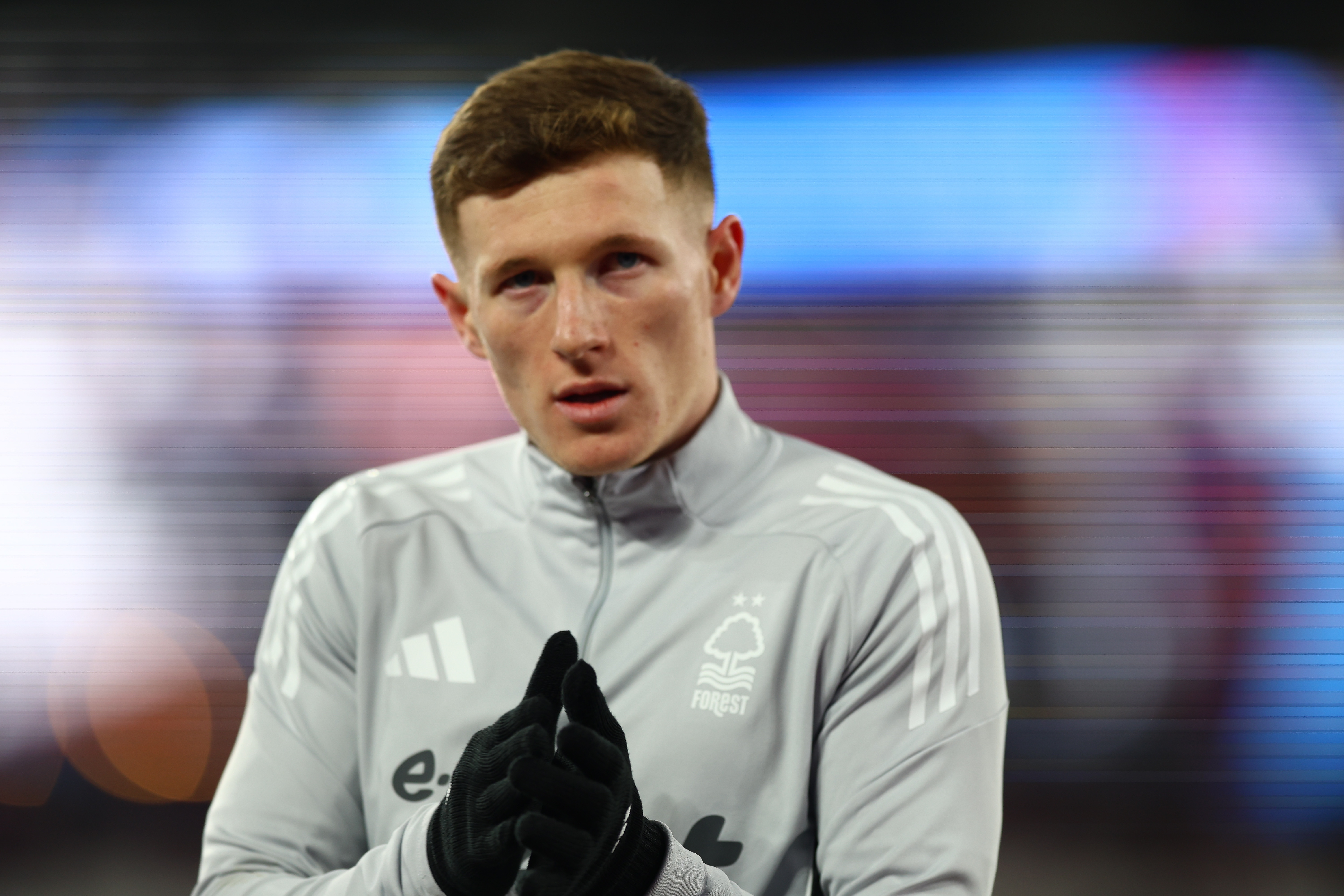 曼市双雄竞逐森林中场安德森 曼城目前领跑争夺战