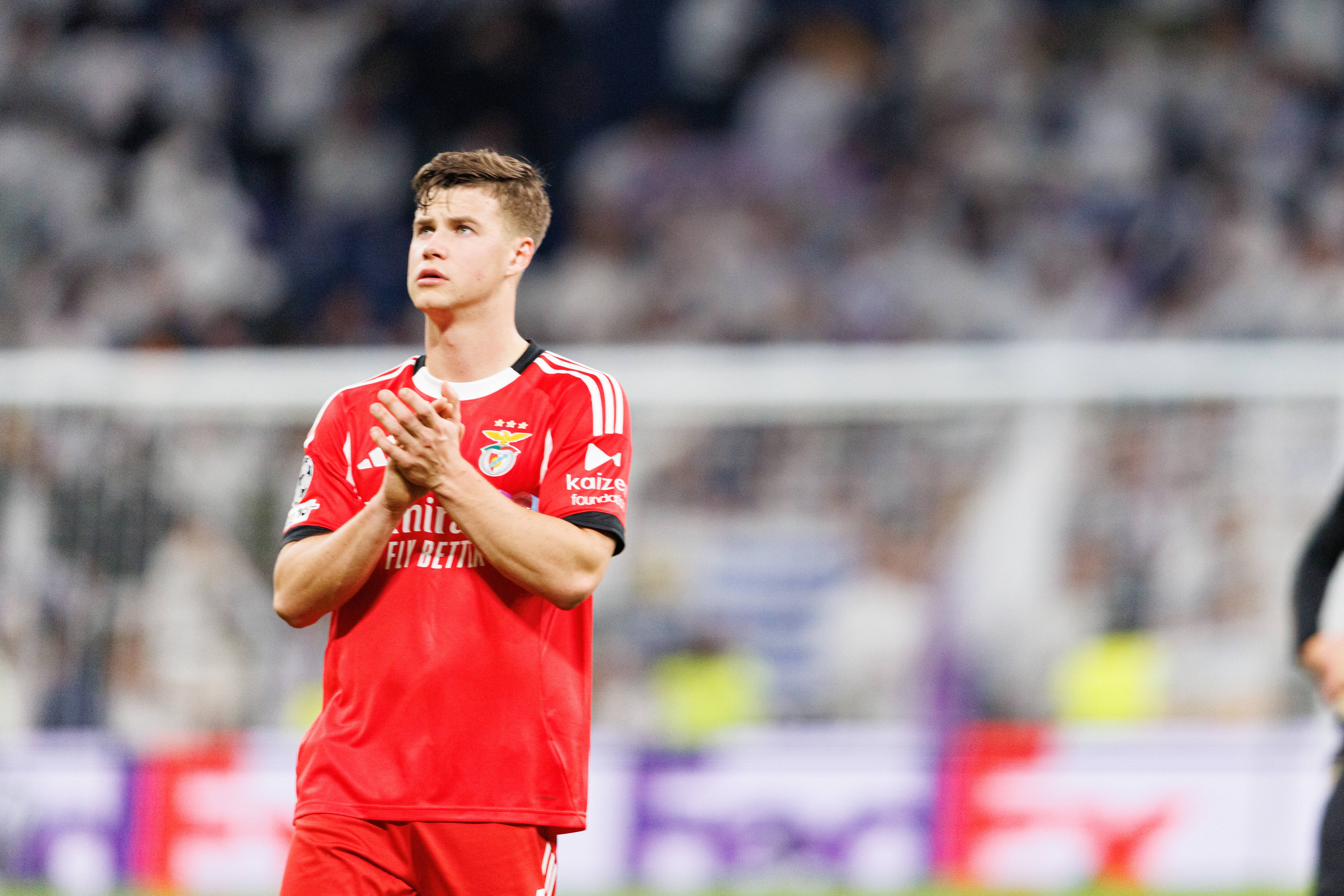 曼联球探十余次现场考察本菲卡左闸达尔 穆里尼奥无意放人