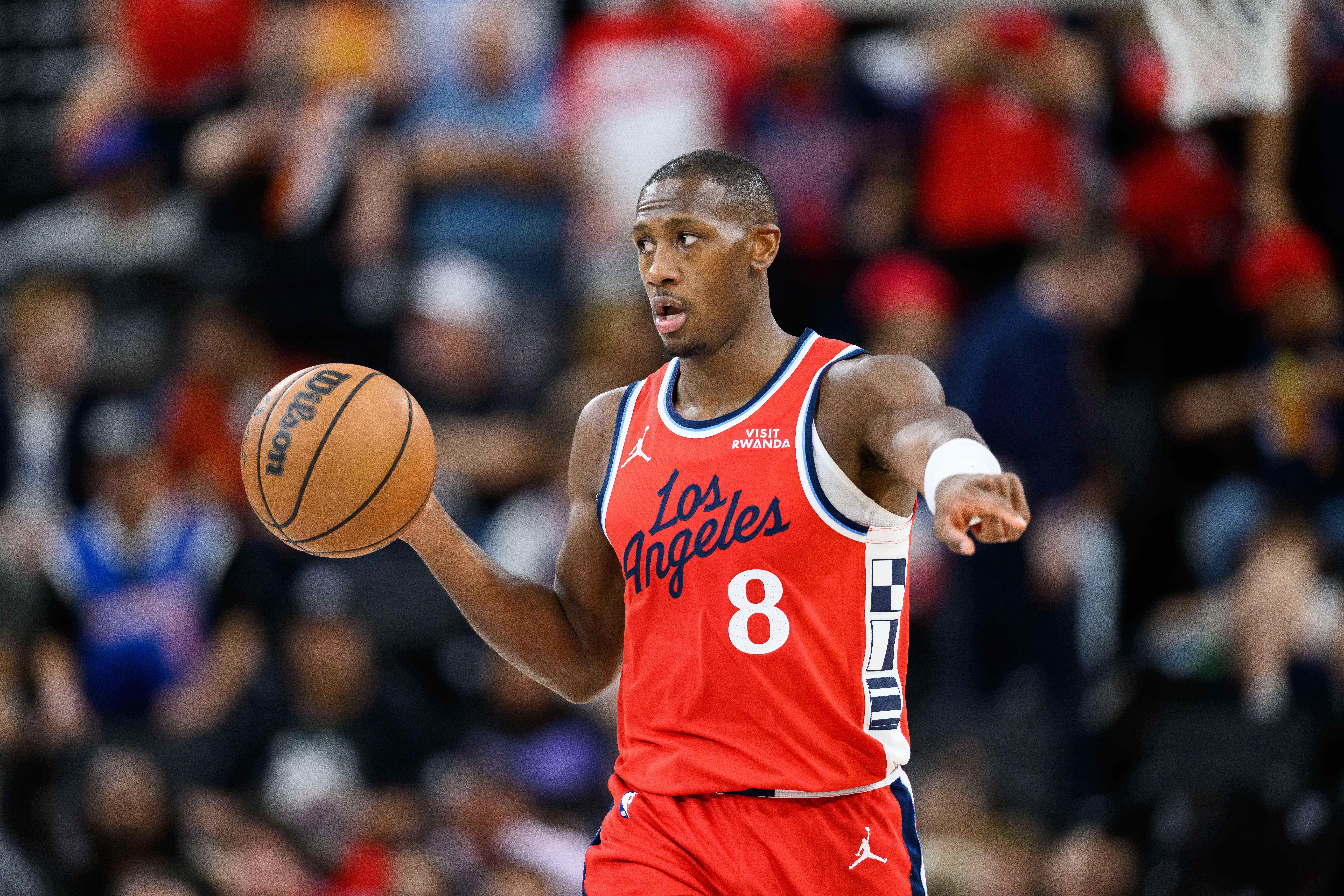 邓恩直言快船紧迫感不足 承认开拓者拼劲更胜一筹