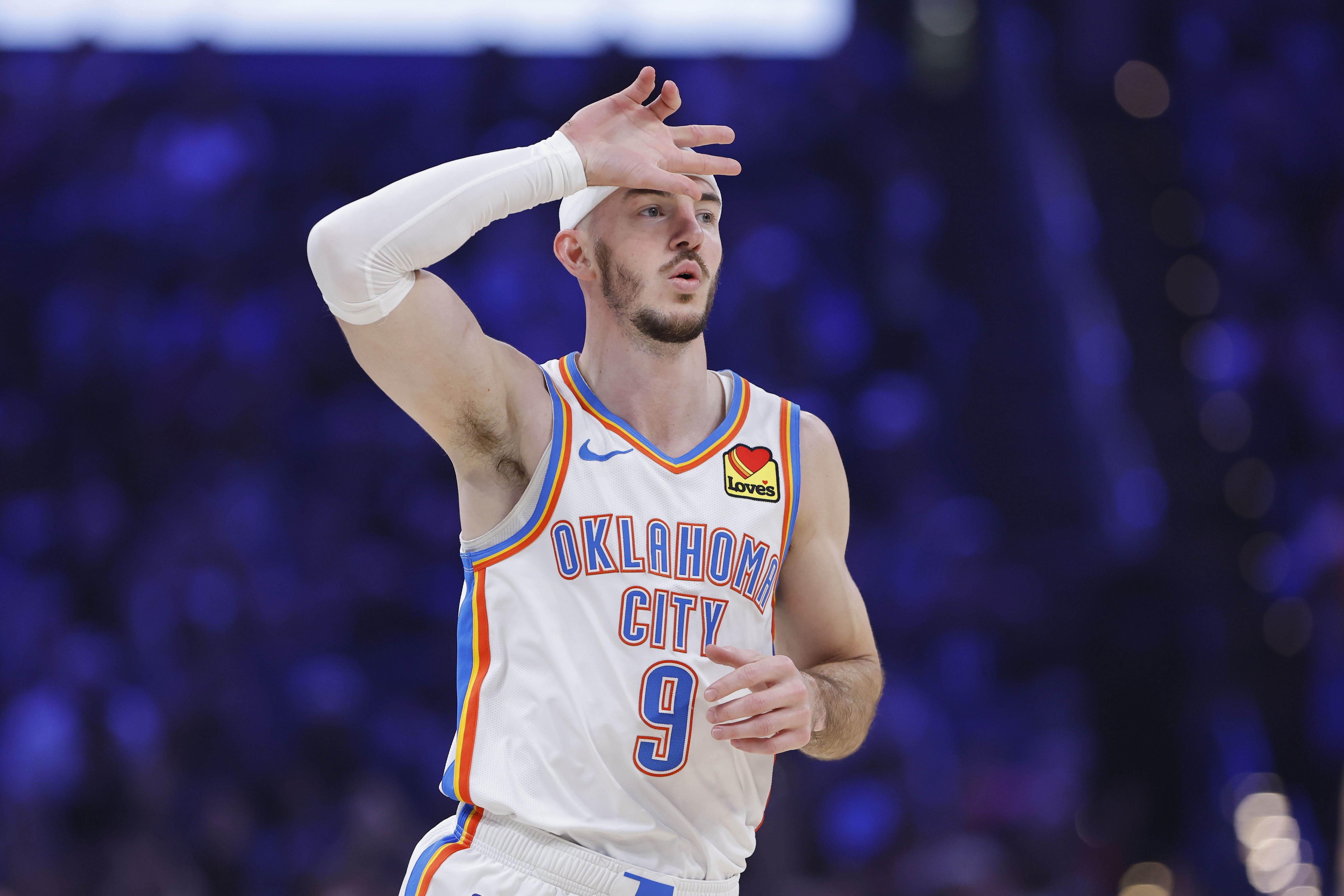 雷霆主场迎湖人 卡鲁索因病出战存疑