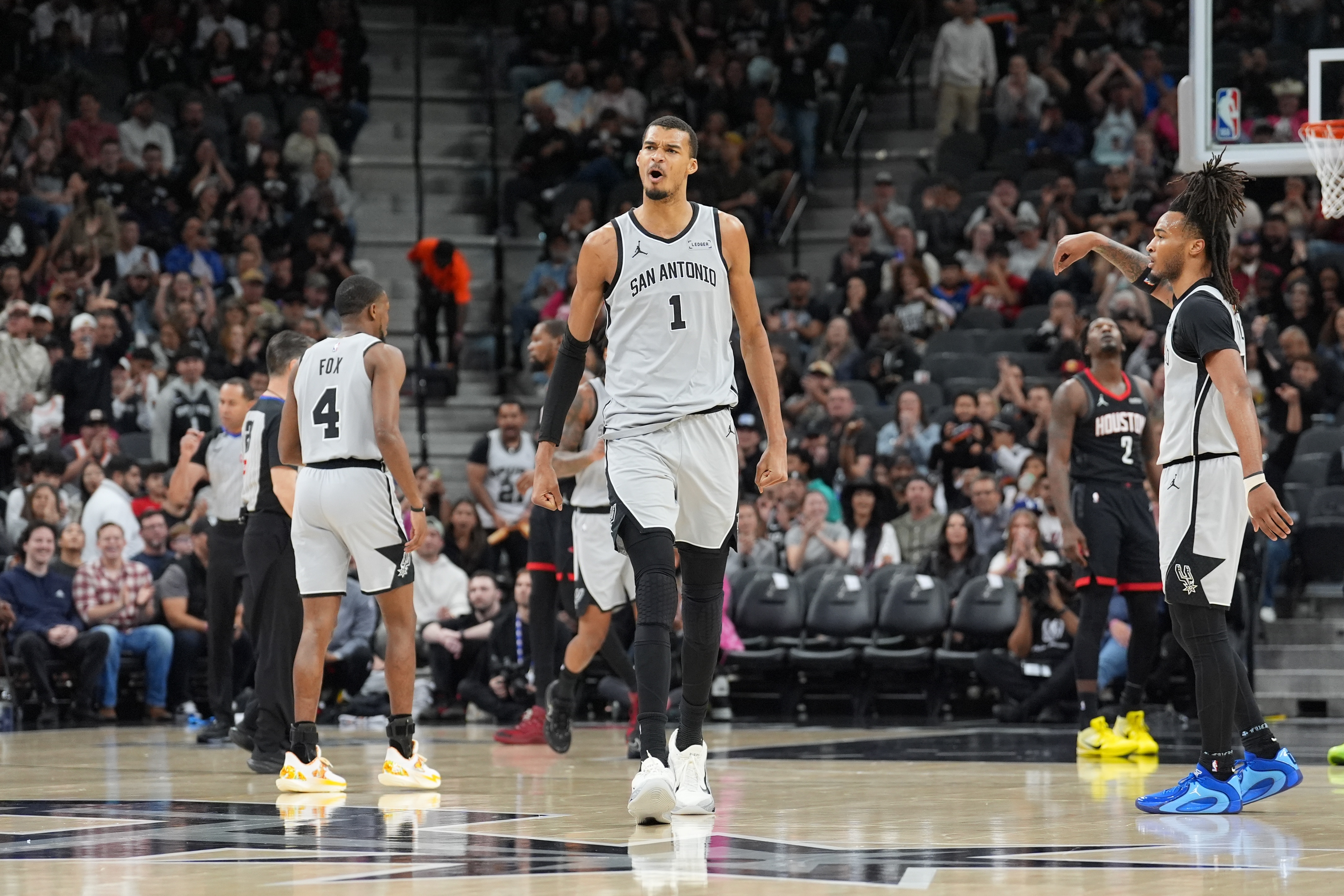 马刺客场净胜25+场次追平历史纪录