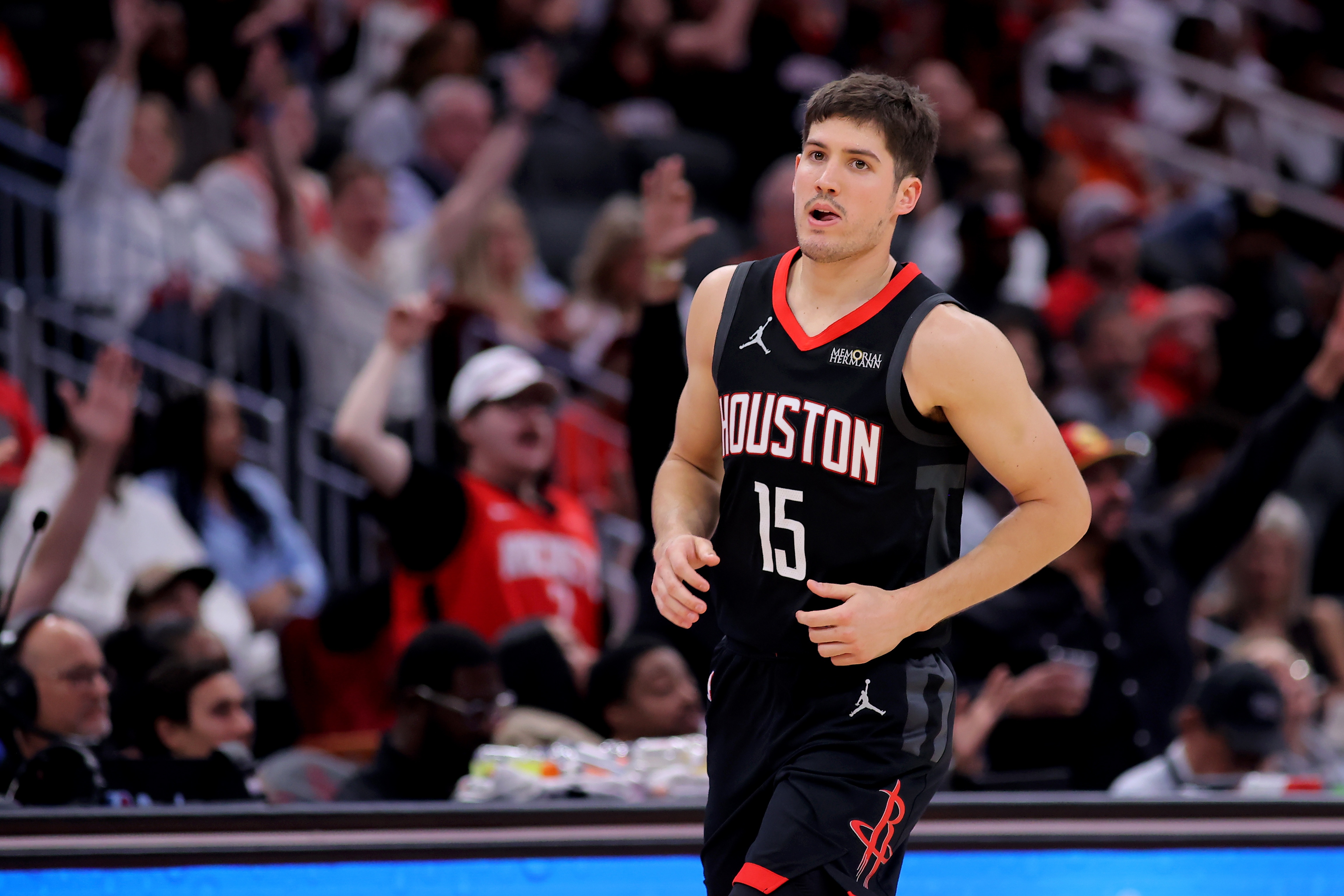 谢泼德20+火箭胜率75% 三分14中9斩27分力克雄鹿 谢泼德20+火箭胜率75% 三分14中9斩27分力克雄鹿