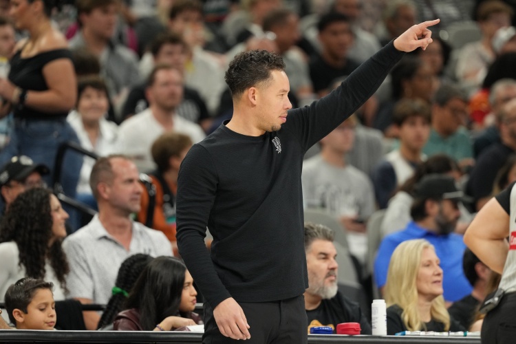 米奇点出马刺松懈时段 称勇士提升强度值得赞誉