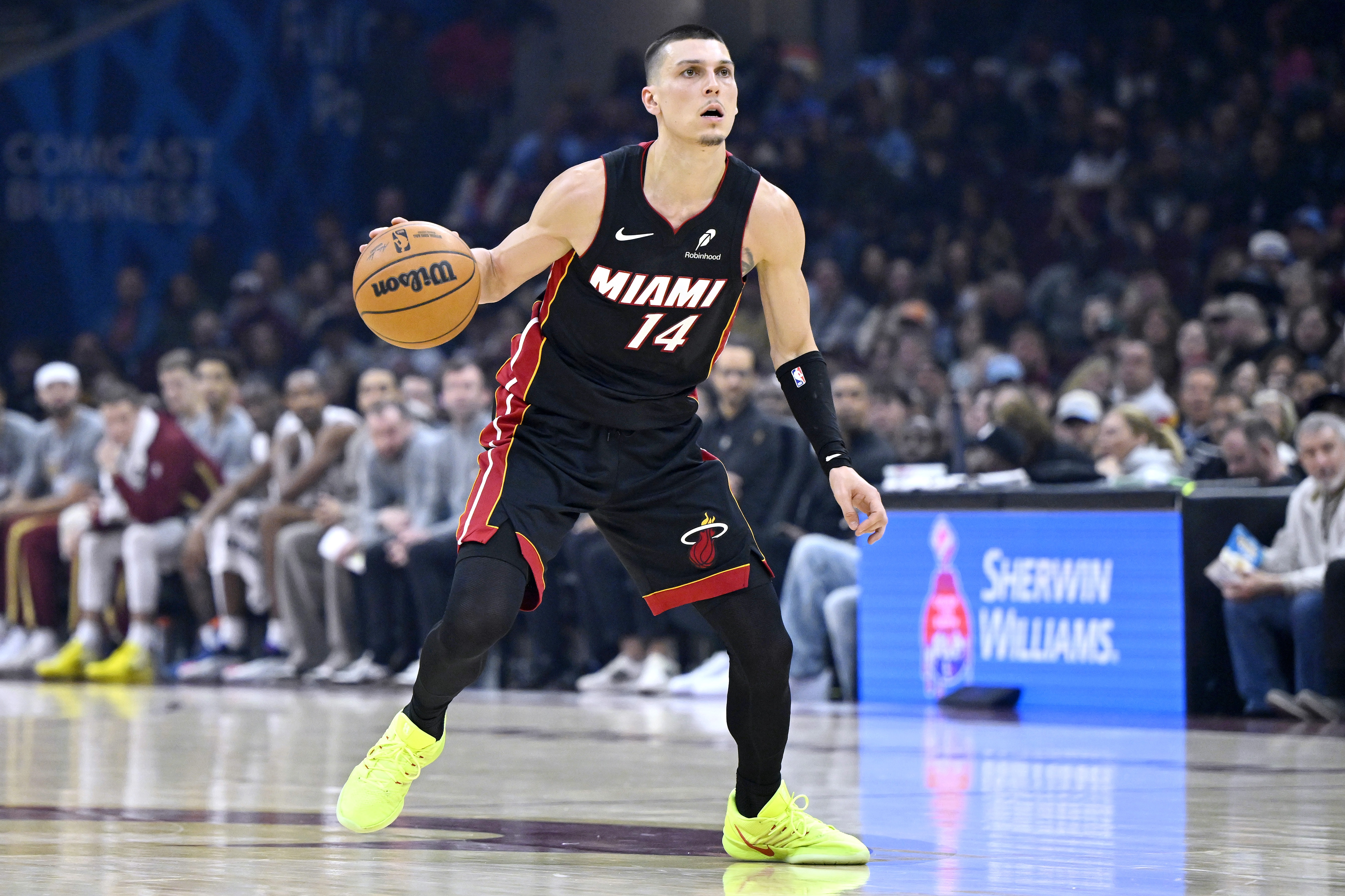 希罗15中5难阻热火防线崩盘 绿军147分创赛季失分纪录