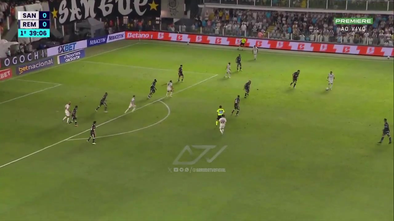 内马尔助攻后全程无庆祝 特哈西奥诺破门手指功臣