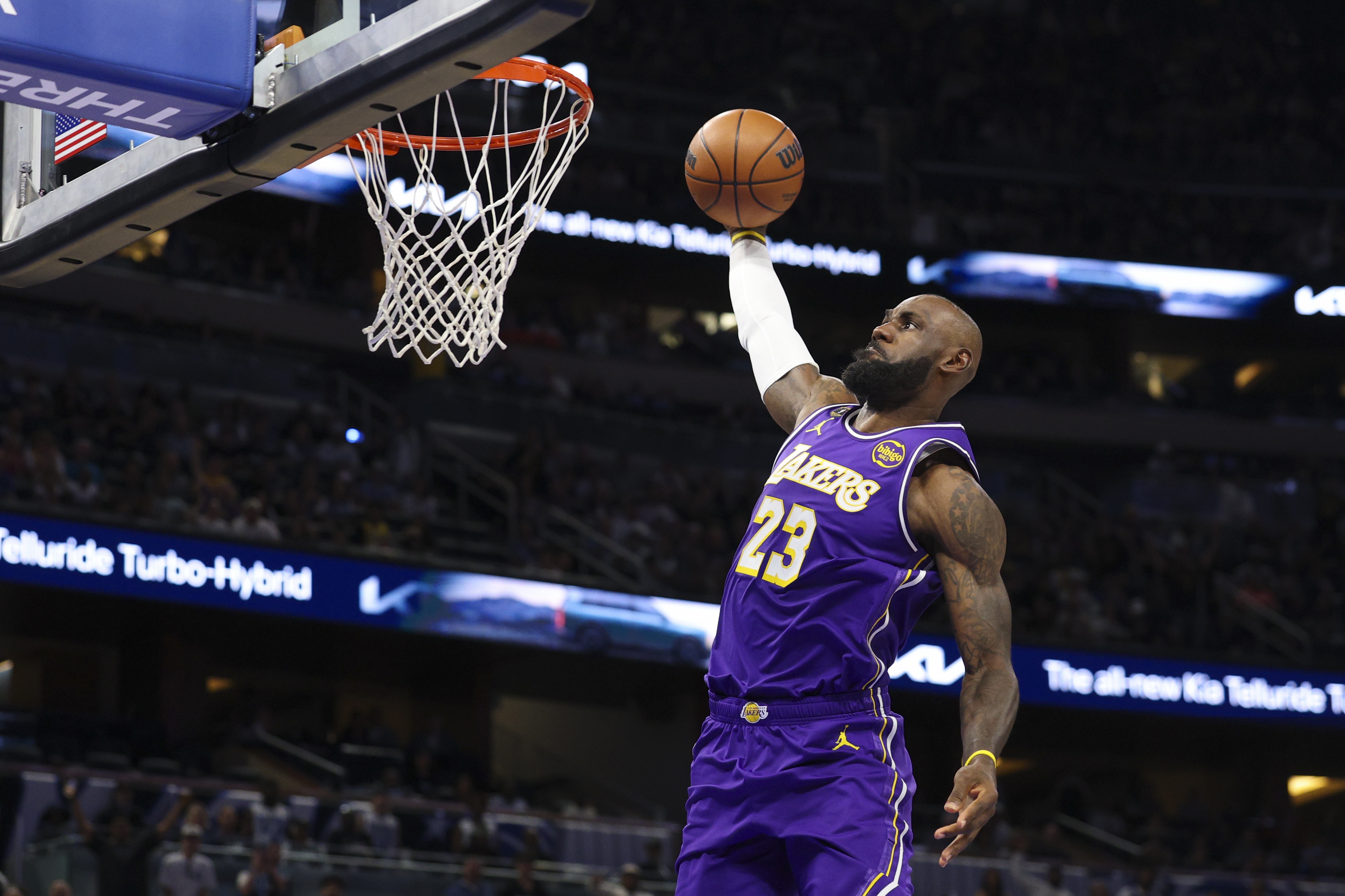 湖人客场43分惨败雷霆 詹姆斯正负值-37称无需慌乱 湖人客场43分惨败雷霆 詹姆斯正负值-37称无需慌乱