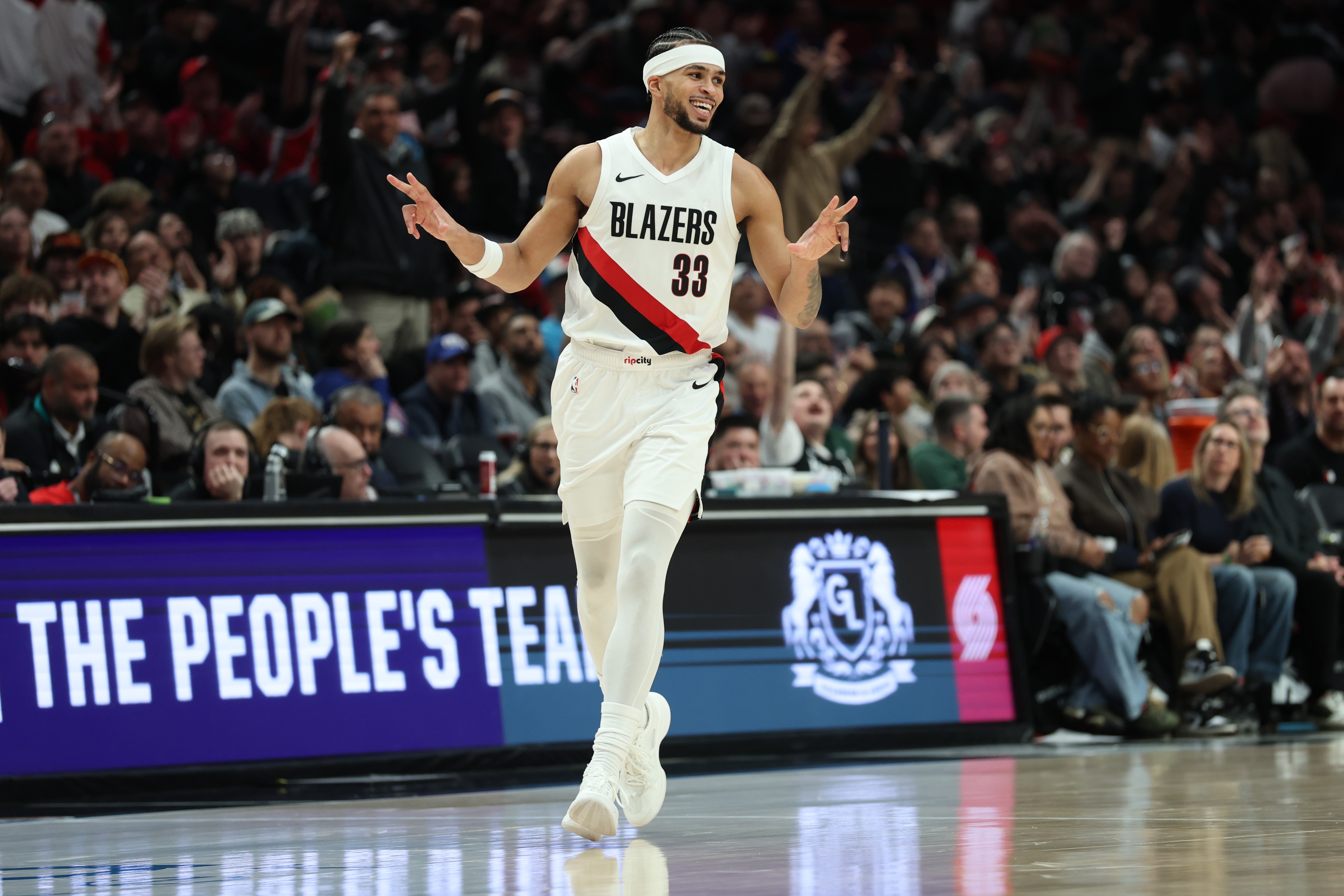 卡马拉单季三分破200大关 开拓者队史第四人