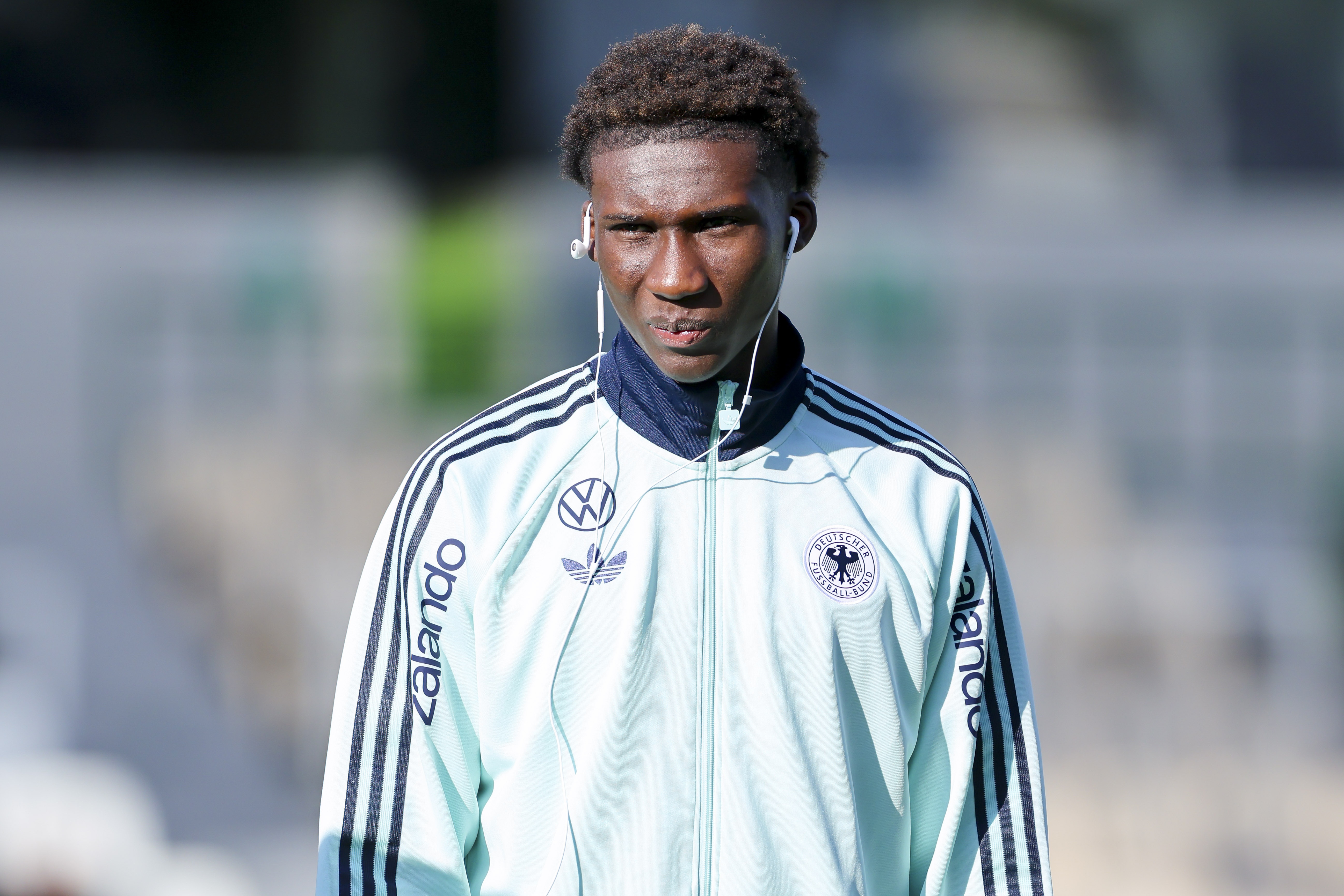 罗马诺确认纽卡领衔多队竞逐不莱梅18岁中卫库利巴利