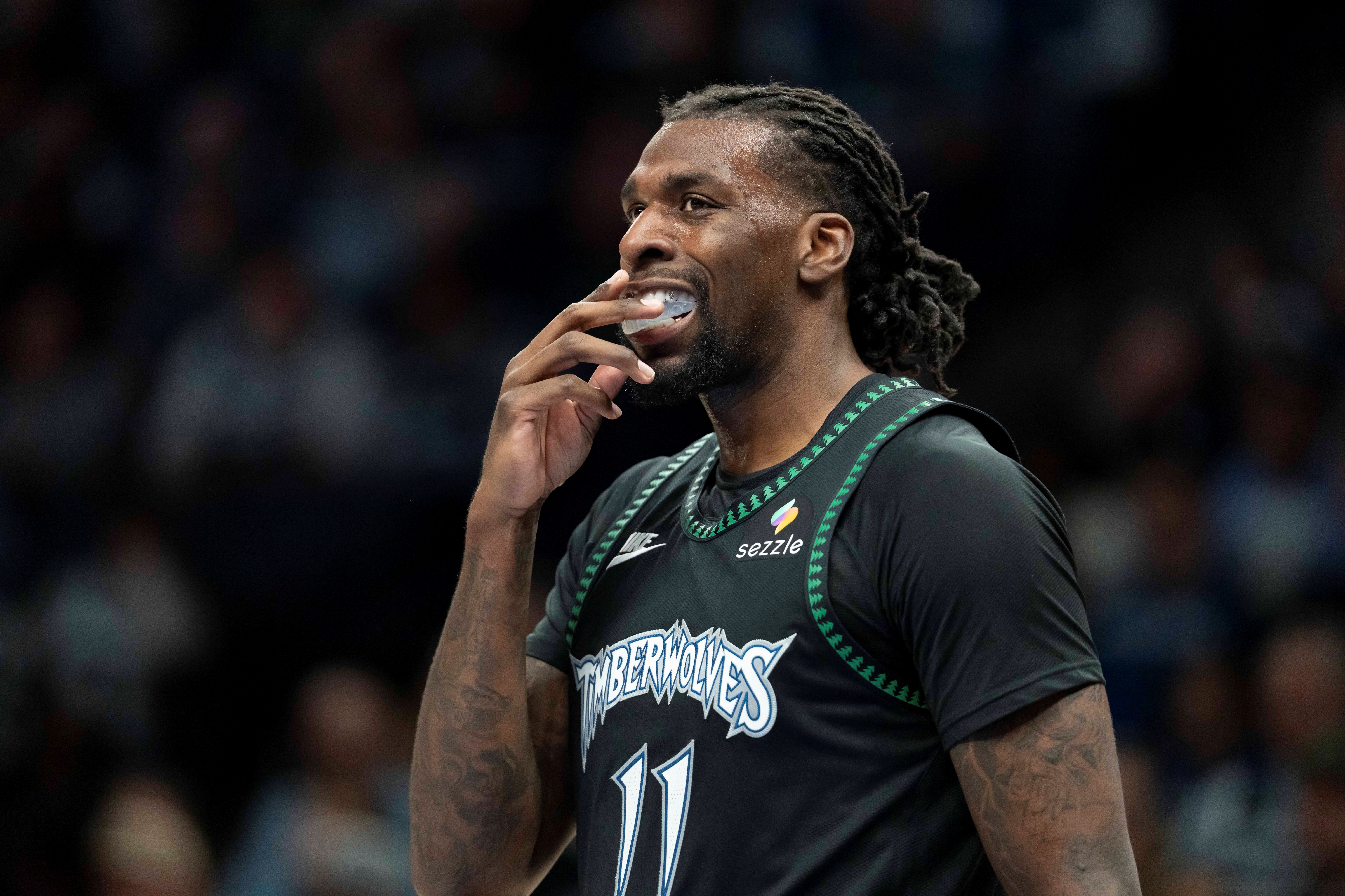 里德替补高效19分难阻森林狼爆冷负活塞