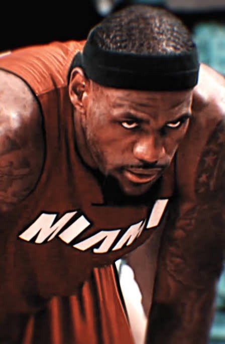 东契奇左腿筋二级拉伤常规赛报销 湖人自媒体援引詹姆斯经典画面