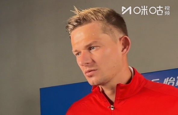 索罗金拒比联赛差异 强调蓉城团队氛围与日俱增