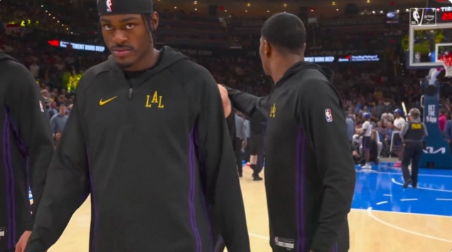 东契奇腿筋受伤情绪失控 范德比尔特挡镜头护队友