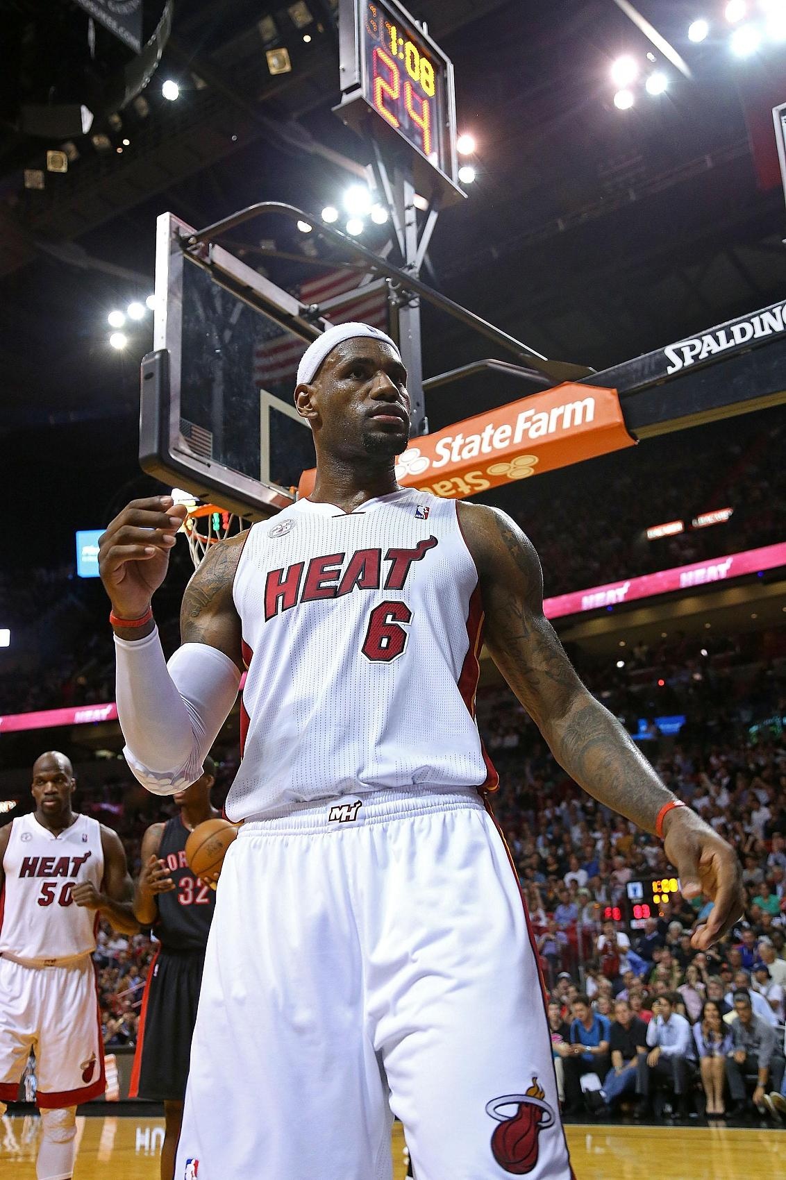 詹姆斯自曝热火首年与家人异地生活 凌晨三点找挚友倾诉