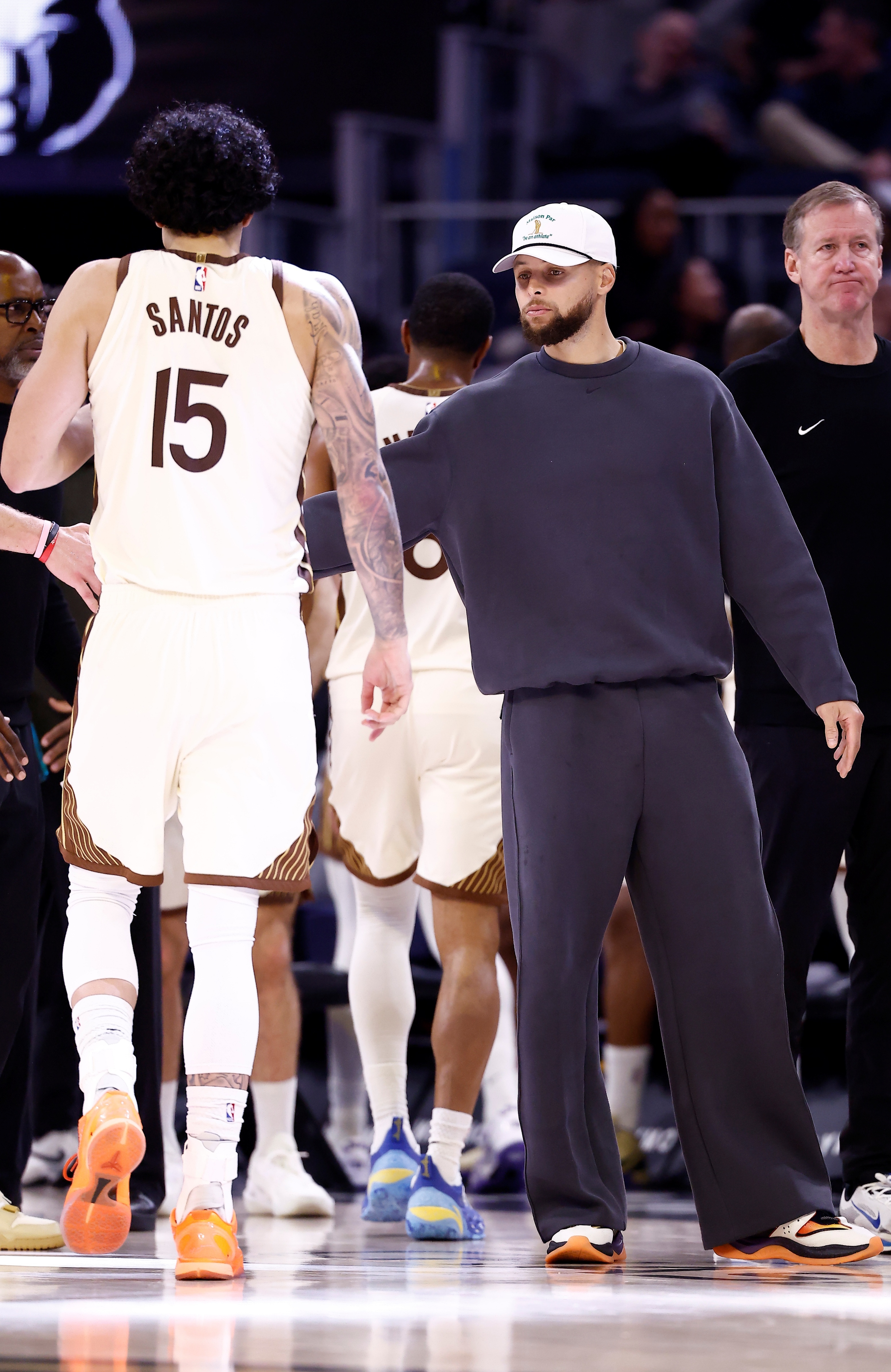 库里详解赛季目标与队友观察 强调附加赛前状态调整