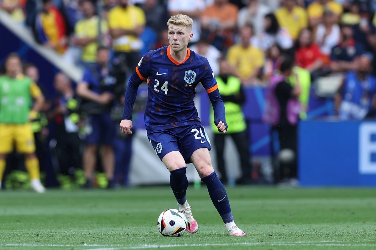 劳塔罗复出双响国米5-2罗马 埃因霍温荷甲三连冠 B席确认离曼城 劳塔罗复出双响国米5-2罗马 埃因霍温荷甲三连冠 B席确认离曼城