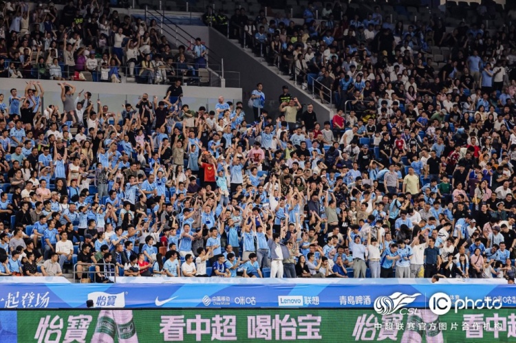 主场球迷助威成关键变量 赛后致谢强调第十二人作用 主场球迷助威成关键变量 赛后致谢强调第十二人作用