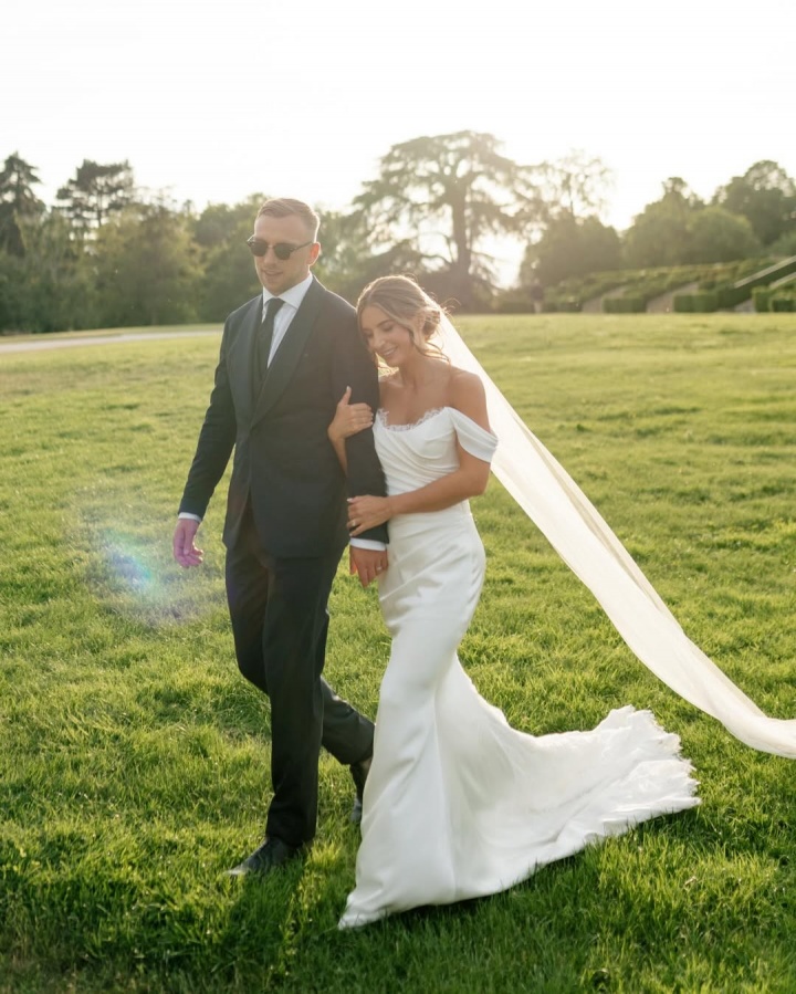 鲍文岳父场边高唱争议助威歌 铁锤帮点球出局