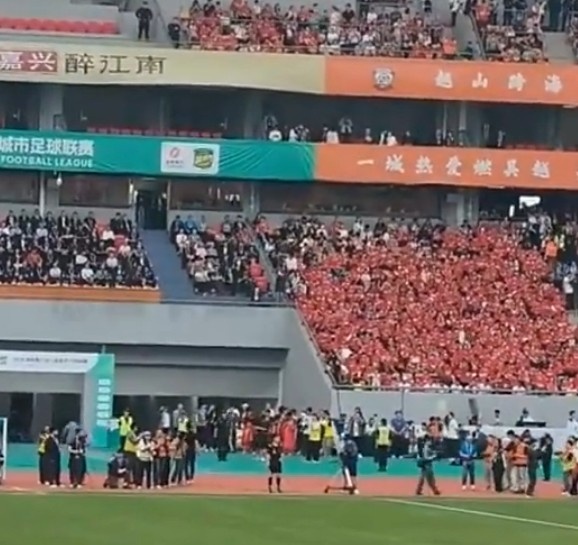 吴越杯首轮场均上座破两万 浙江草根足球市场初显规模