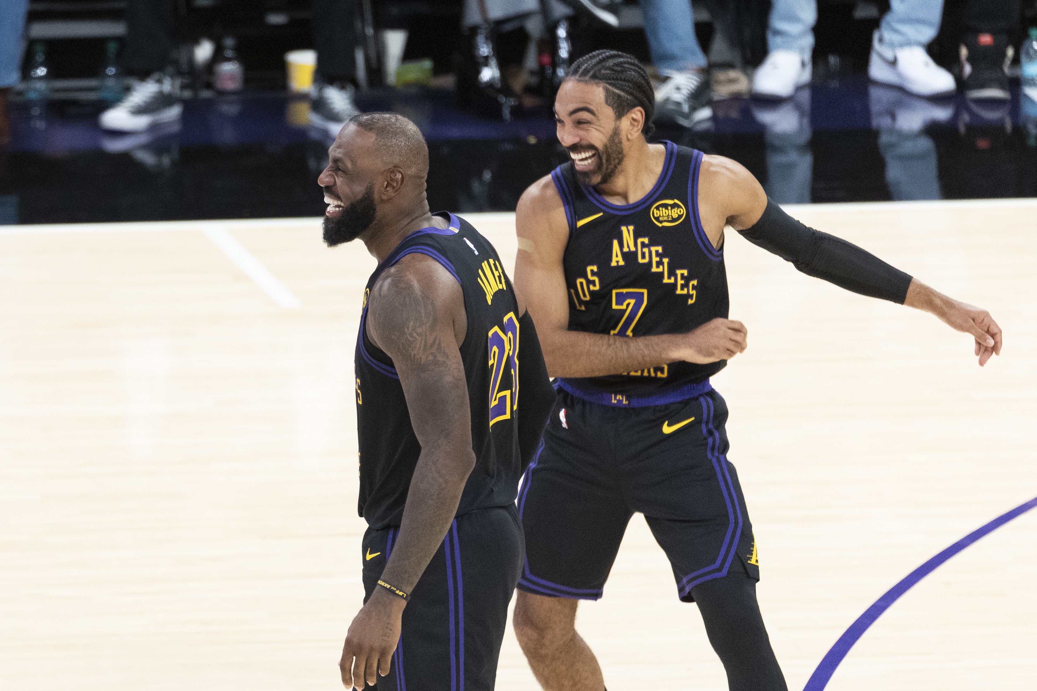 文森特对比巴特勒詹姆斯相似性 直言湖人媒体环境噪声巨大