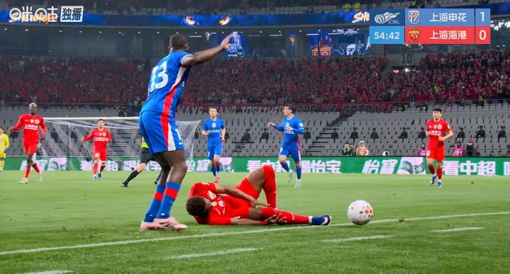 海港官方确认加布里埃尔髌腱断裂 德比战无对抗重伤 海港官方确认加布里埃尔髌腱断裂 德比战无对抗重伤