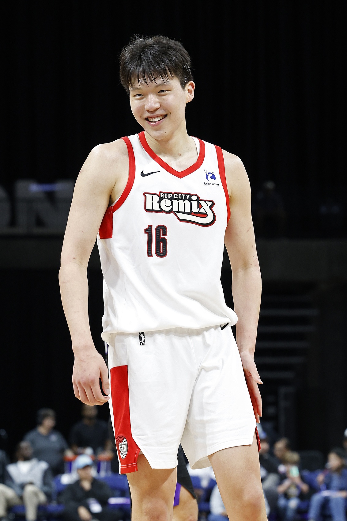 杨瀚森谈发展联盟历练 场均17+9背后是速度与体能的提升