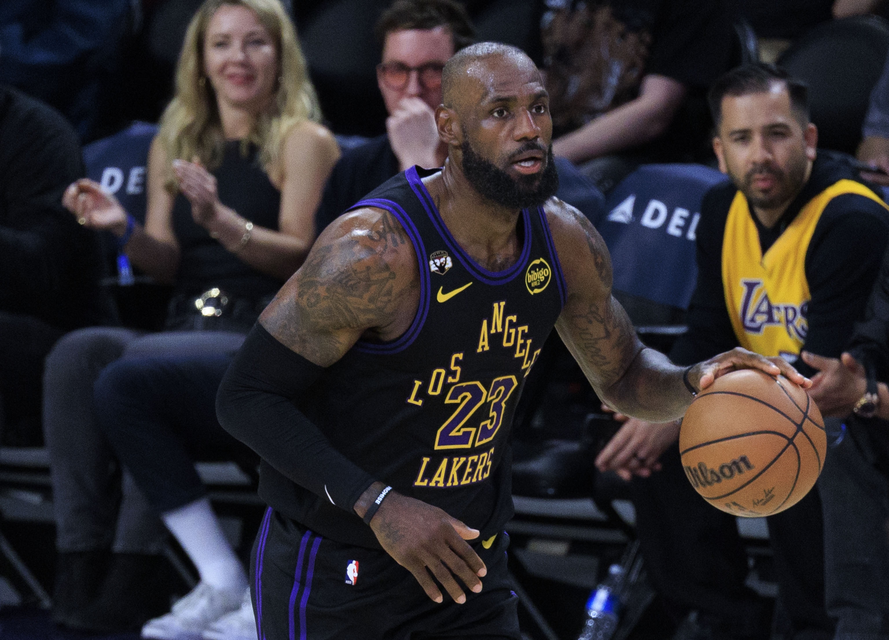 加内特评湖人危机 直言恐慌已达10级 詹姆斯应放开抡拿50分