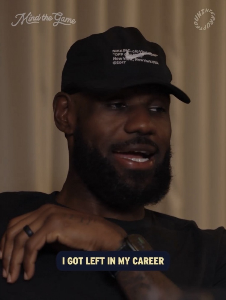 詹姆斯播客谈季后赛期待 直言生涯所剩机会不多