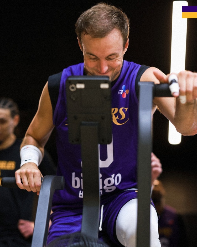 湖人备战G1释放高强度训练信号