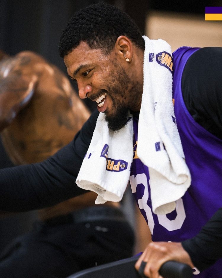 湖人备战G1释放高强度训练信号