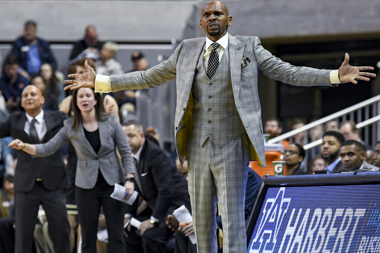 勇士新帅候选五选一：伊戈达拉零经验入局，斯威尼最受追捧