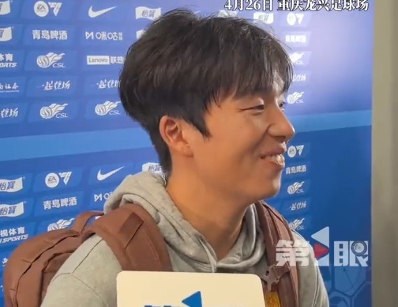 李镇全中柱后盛赞李昊：不愧是国门 运气留到下一场