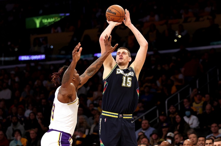 追梦点破湖人20年成功秘笈：戈贝尔式长人仍是约基奇噩梦