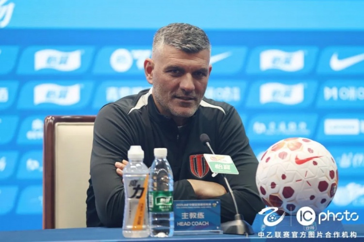 成都蓉城客战申花 阿洛伊西强调防守反击效率