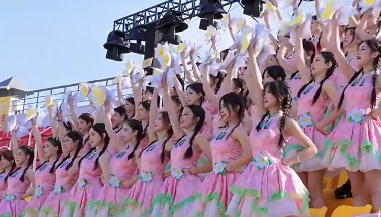 闽超第2轮厦门主场对决漳州 90人啦啦队首秀对阵水仙花