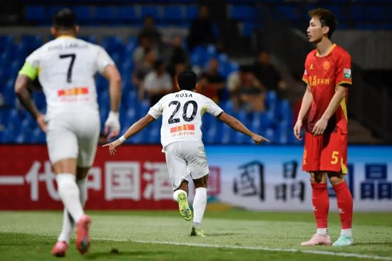 广州豹客场3-1擒平果 积10分紧追第一梯队