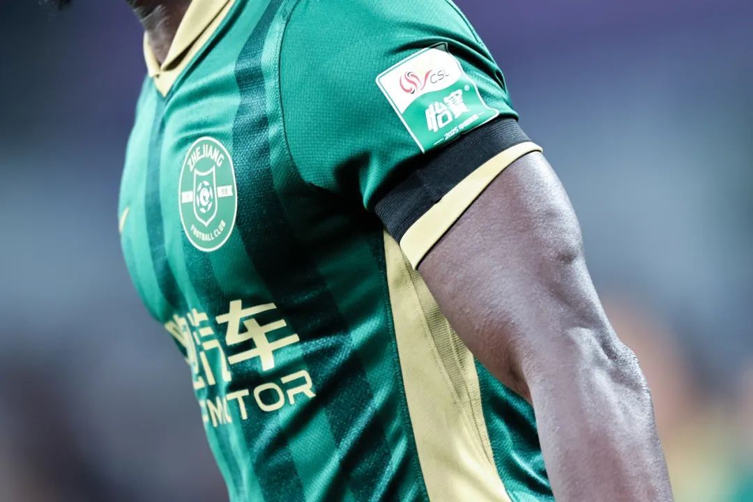 浙江绿城客场0-2负天津 卢卡斯乌龙+失点 一周内连遭重创 浙江绿城客场0-2负天津 卢卡斯乌龙+失点 一周内连遭重创