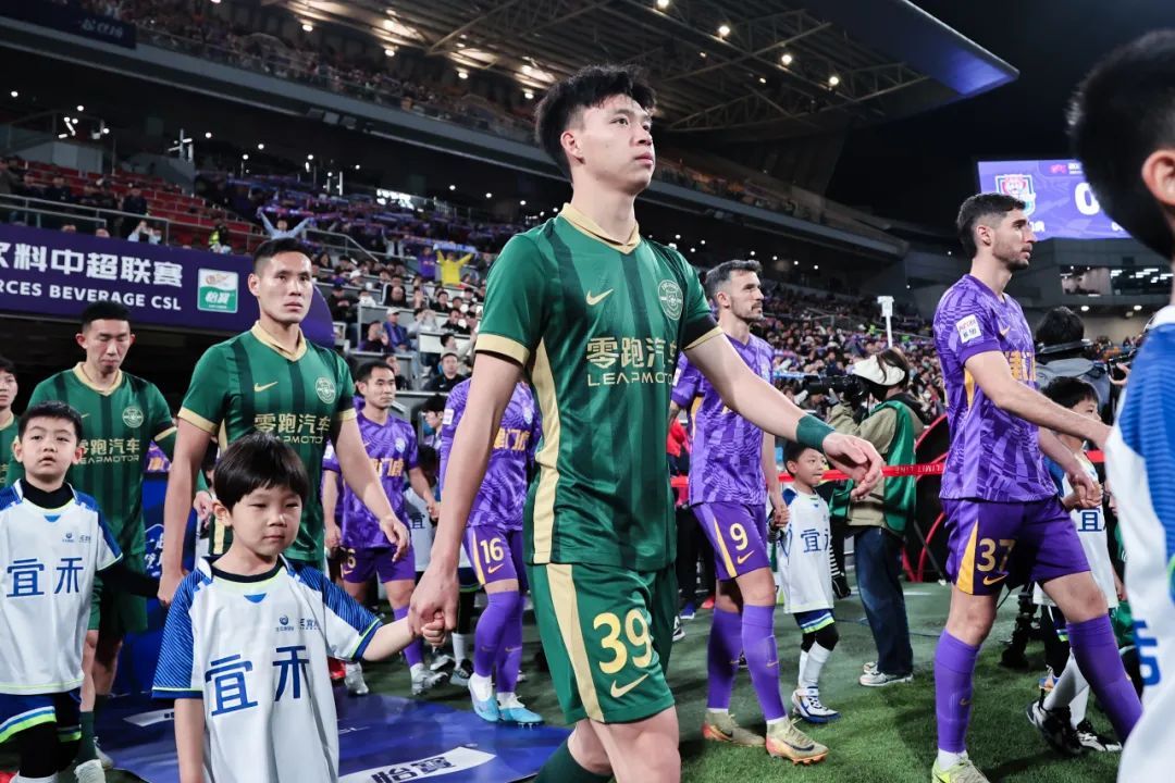浙江绿城客场0-2负天津 卢卡斯乌龙+失点 一周内连遭重创 浙江绿城客场0-2负天津 卢卡斯乌龙+失点 一周内连遭重创