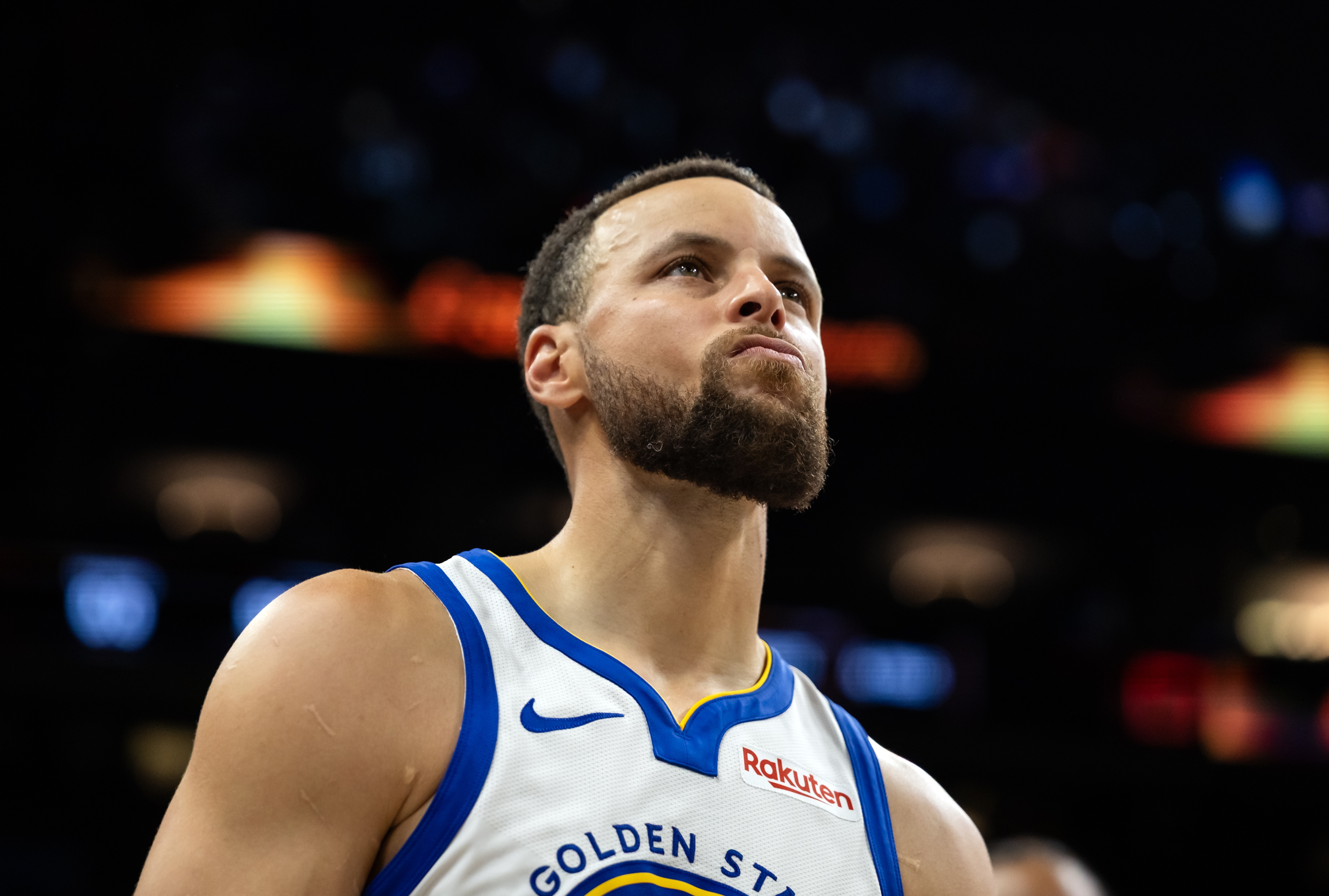 KG:库里签约李宁堪比乔丹商业版图 球鞋合同结构变革
