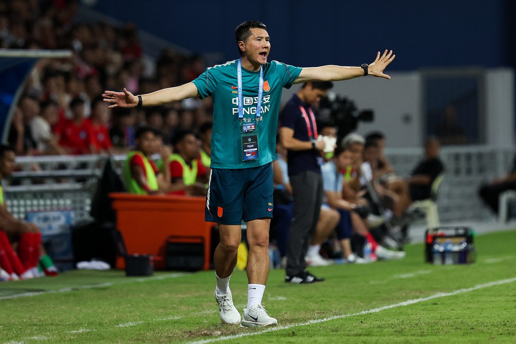 邵佳一热身赛2-1胜新加坡 陈华:用心的本土教练比混日子的洋帅靠谱多了