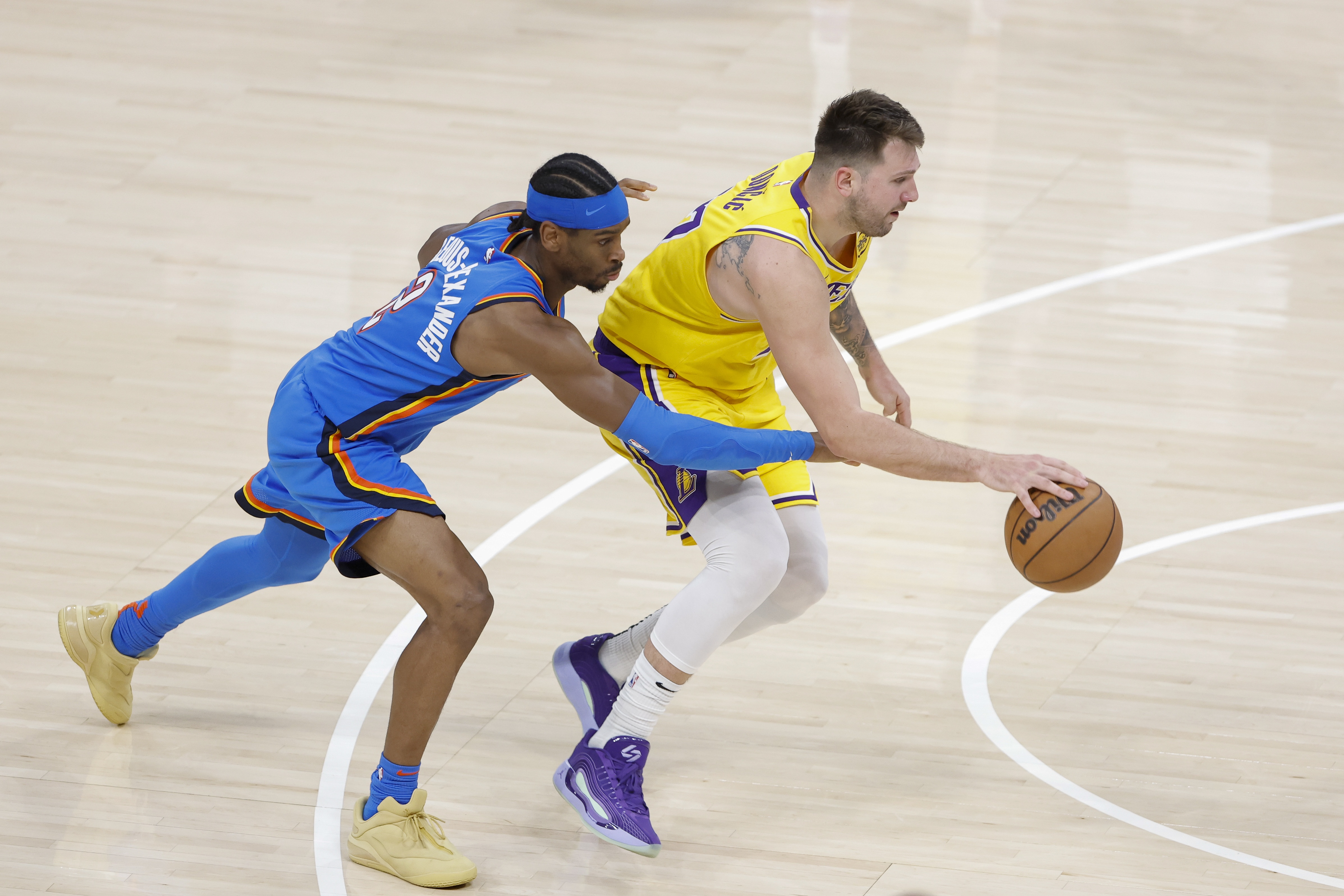 记者解析MVP竞争天平 亚历山大微弱优势领先东契奇