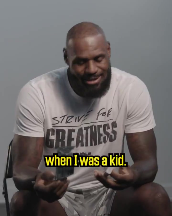 詹姆斯自曝球星卡收藏偏好 本人与乔丹便士魔术师杜库均在列 詹姆斯自曝球星卡收藏偏好 本人与乔丹便士魔术师杜库均在列