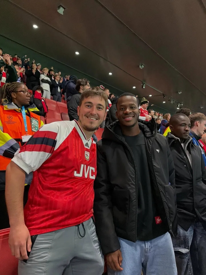 布伦特福德前锋瓦塔拉自费现身酋长看台 观战阿森纳欧冠晋级 布伦特福德前锋瓦塔拉自费现身酋长看台 观战阿森纳欧冠晋级