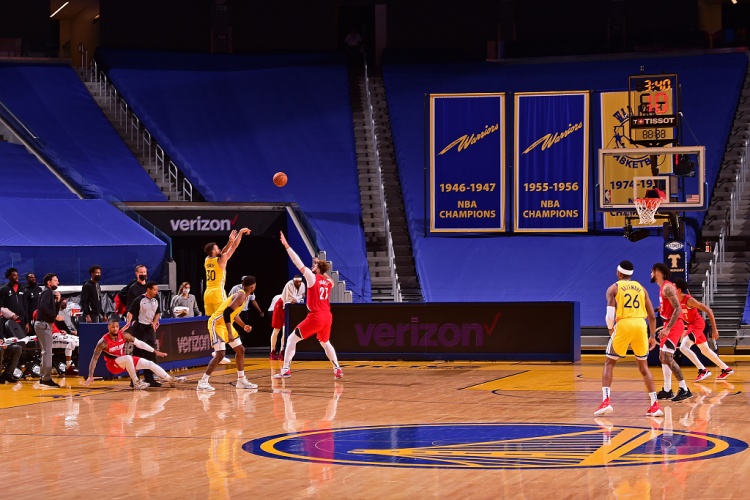 东契奇60分背靠背擒热火 现役18人60+俱乐部6人曾破70分