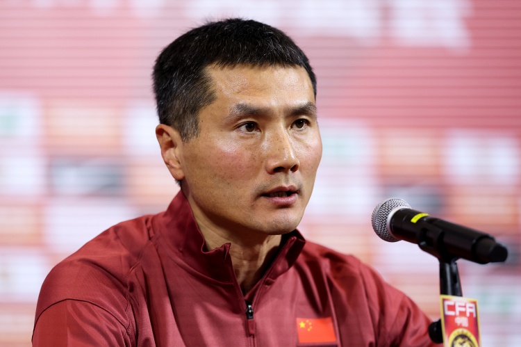 国足星夜赴澳备战库拉索 全队经济舱出行一切从简